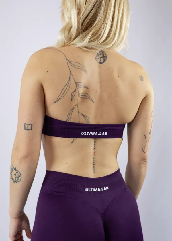 Športová podprsenka ULTIMA.LAB v slivkovej farbe – bezšvová dámska podprsenka na cvičenie, jogu a fitness, elastický priedušný materiál, moderný dizajn.