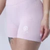 Dámske športové šortky ULTIMA.LAB v ružovej farbe – elastické krátke nohavice na cvičenie, jogu a fitness, pohodlný materiál, moderný dizajn.