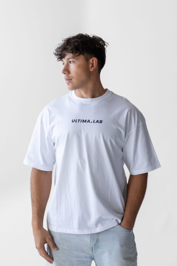 ULTIMA.LAB Oversize T-Shirt White - predný pohľad Pánske biele oversize tričko ULTIMA.LAB - predný pohľad